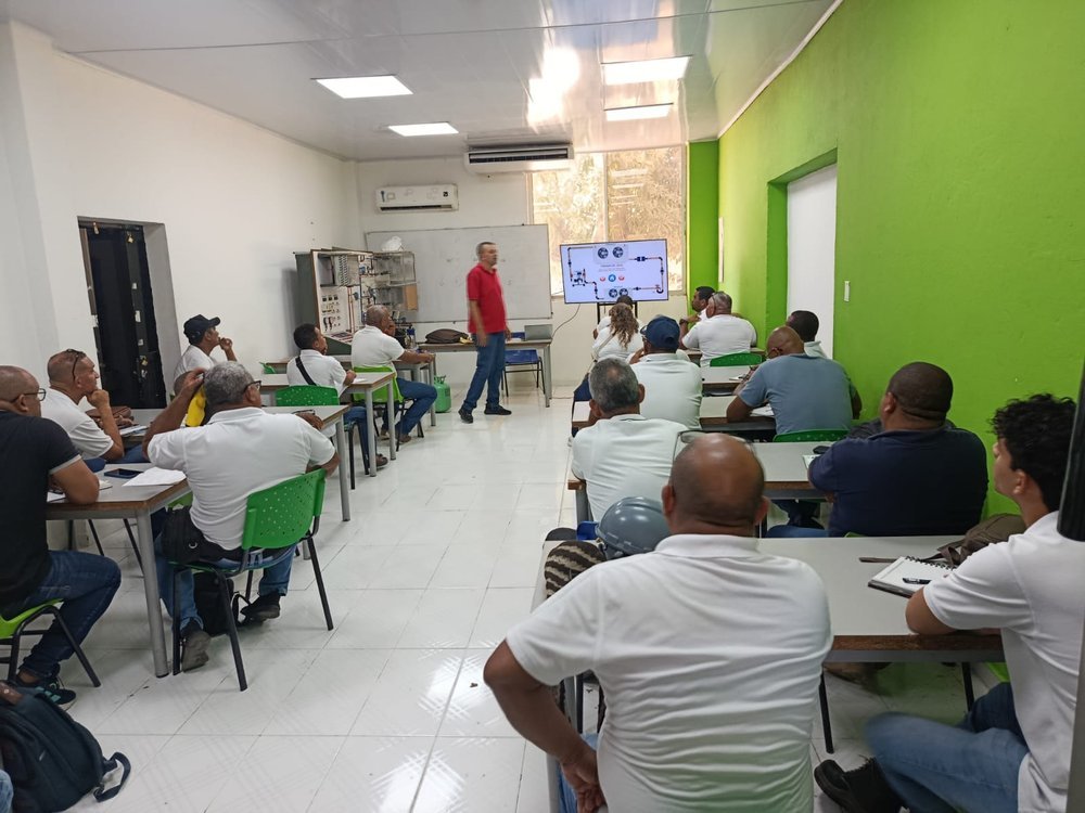 En el aula del SENA